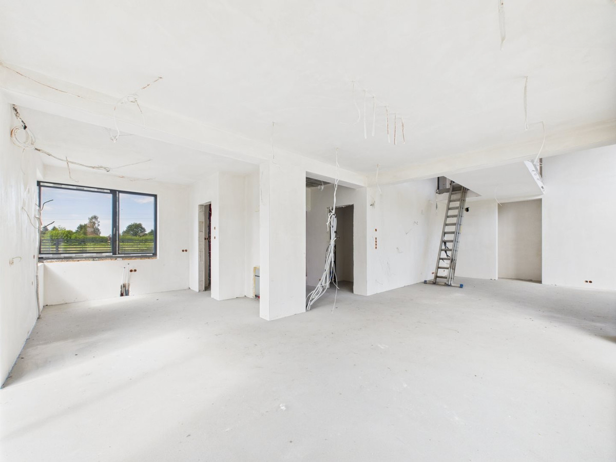 Álmennyezet kialakítása fém profillal Egeri lakásfelújítás során